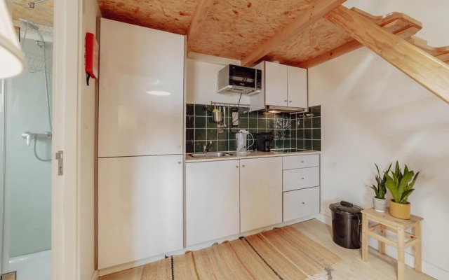 Mezzanine Stylish Apartment T