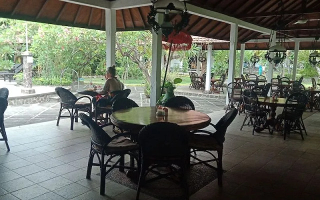 Rini Hotel