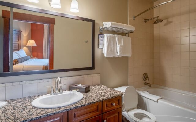 Blackstone Mountain Lodge by CLIQUE