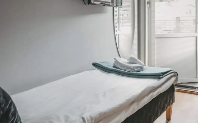Cosy 4 Star Room With Free Breakfast
