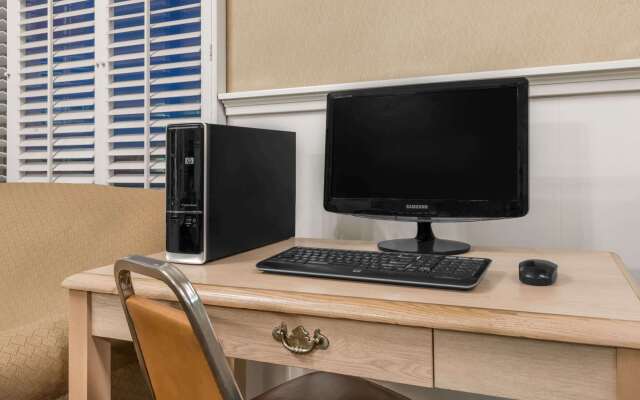 Days Inn by Wyndham Deming