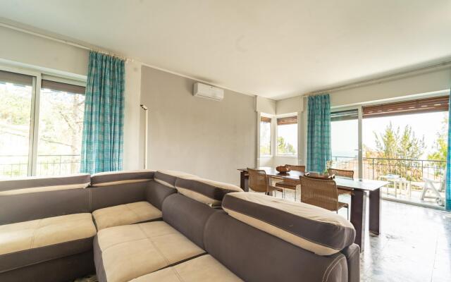 Large Apartment With Panoramic Terrace by Wonderful Italy