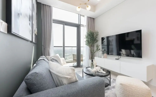 Modern Luxe 2BR in Business Bay