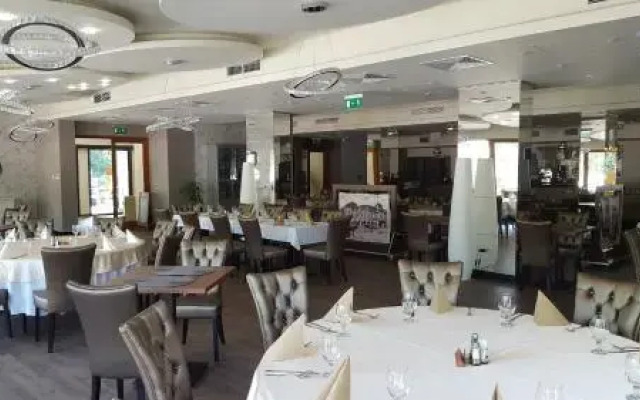 Victoria Garden Hotel és Étterem
