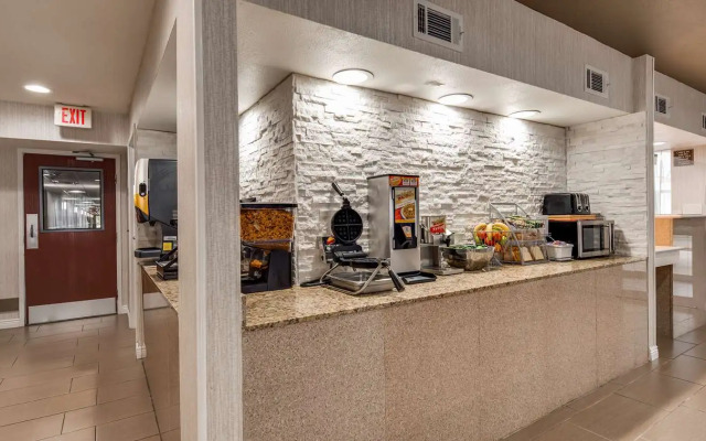 SureStay Hotel by Best Western Alexandria Airport