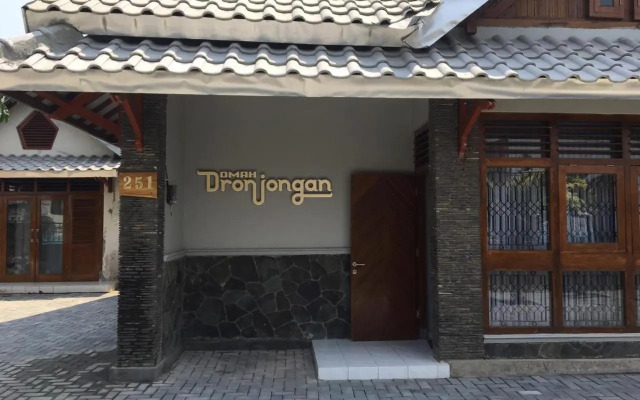 Omah Dronjongan Homestay Yogyakarta