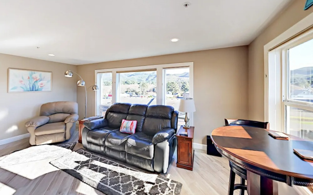 N Pacific Unit 47 - 2 Br Condo