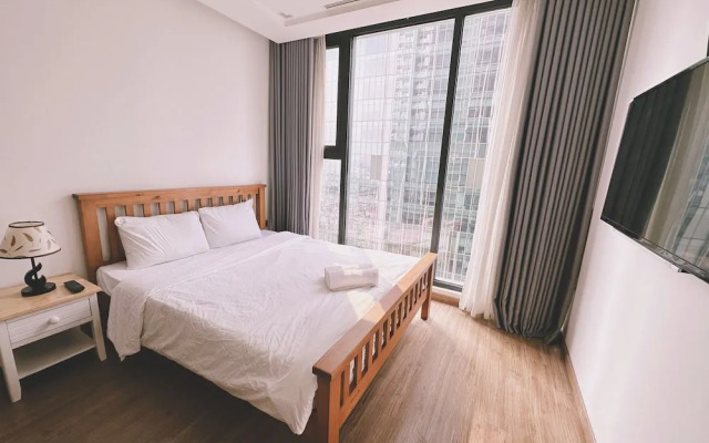 Luna's House Luxury Apartment at Vinhomes Metropolis
