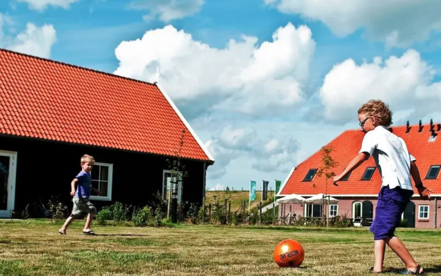 Atmospheric Holiday Home Near the Oosterschelde