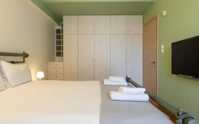 Petralona Dazzling top Floor 2BD AP