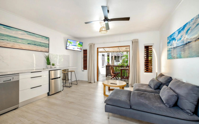 Palm Cove Beach Retreat - 1st Floor