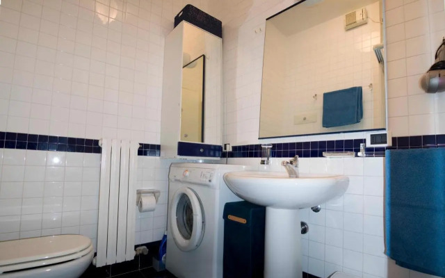 Front Lake Studio with Loft Bed and Pool