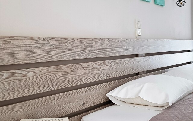 Petros Studios & Suites