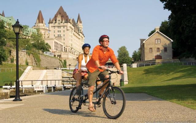 Holiday Inn Ottawa Dwtn - Parliament Hill by IHG