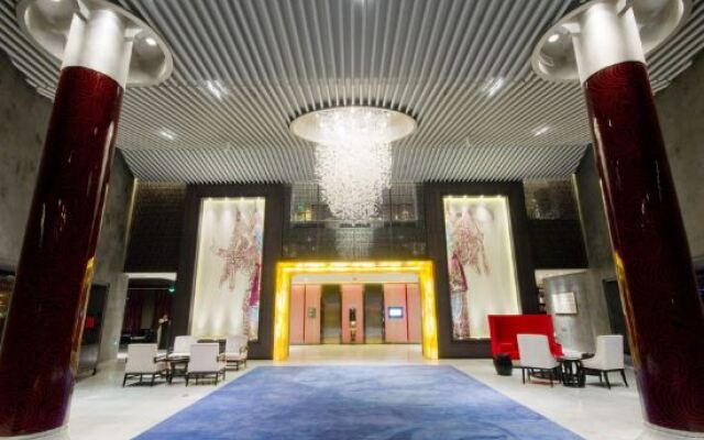 Qinhu Hotel