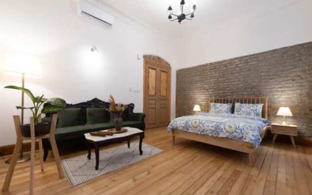 Bawwindow Suit Pera in Galata