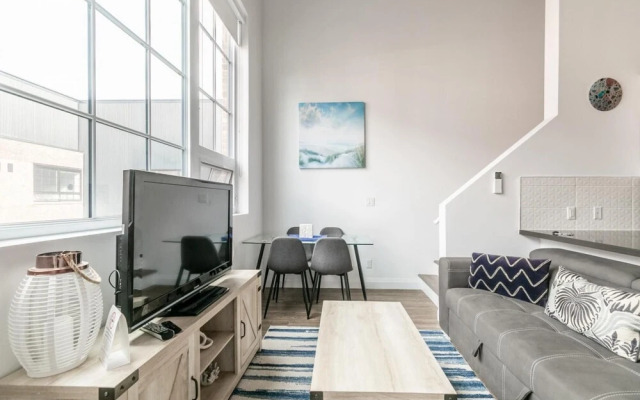 2BR 2 Storey Loft Free Parking Gym 4