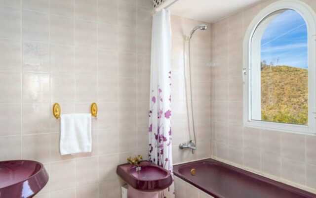 Villa - 4 Bedrooms with Pool, WiFi and Sea views - 107886