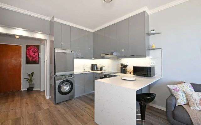 Modern Two Bed Central Green Point Stadium