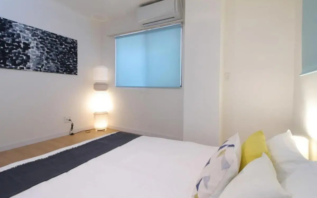 bHOTEL246 Large 2BR Apt 10PPL near Peace Park 301