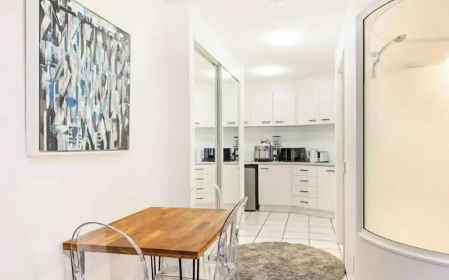 Wake to the Waves - Oceanfront Apartment