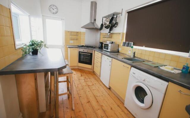 39 Court Rd