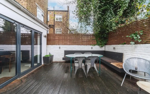 Stylish Shepherd's Bush Flat With Patio