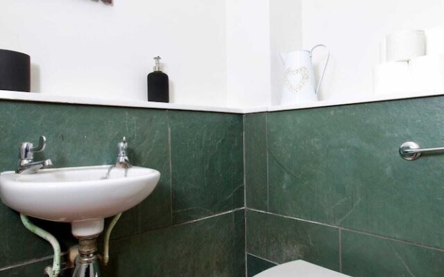 Unique Home In Vibrant Leith