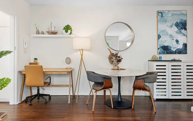 Contemporary 1-bed Unit Near Chapel St