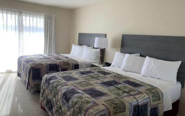 Apple Valley Hotel & Lodge