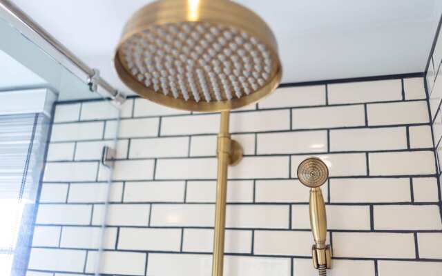 MORA Boutique Hotel