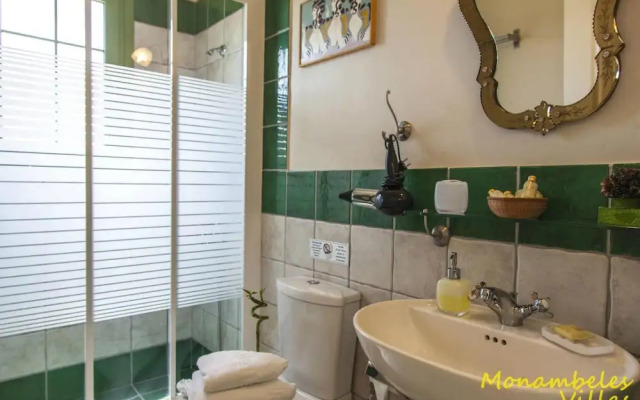 Monambeles Villas 2-bedroom Spa Bath Villa Cleo