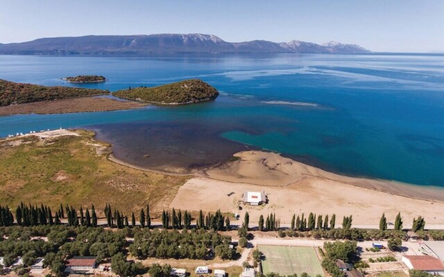Stunning Home in Ploce With Wifi and 2 Bedrooms