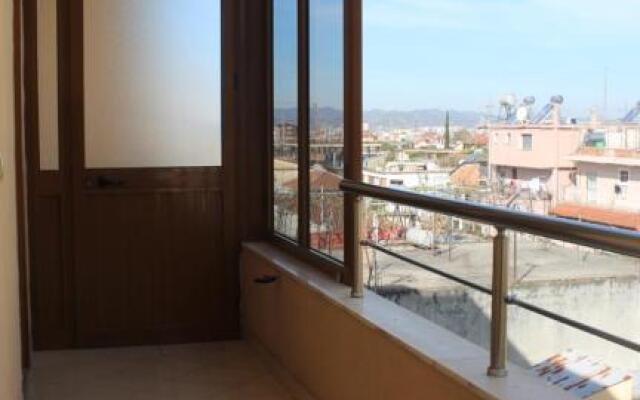 Bledi's Comfy Apartment in New Blvd / Free Parking