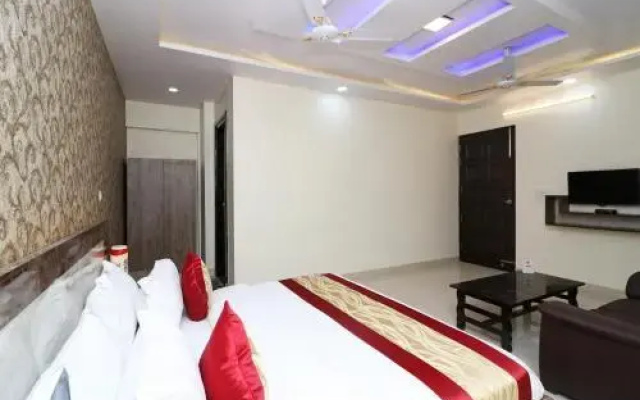 Oyo 15085 Rudra Inn