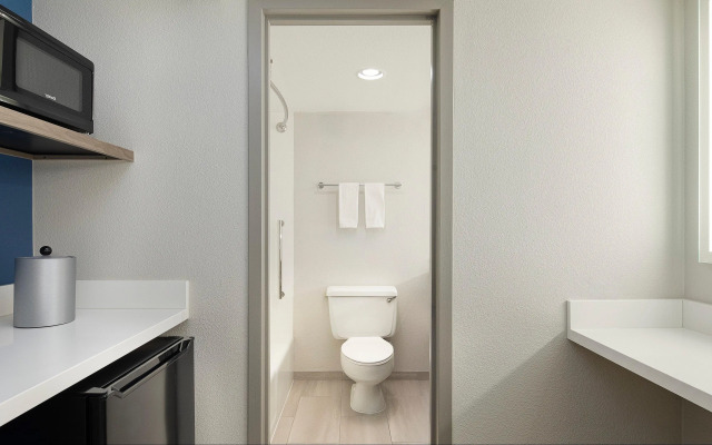 Holiday Inn Express Dallas Medical-Market Center by IHG