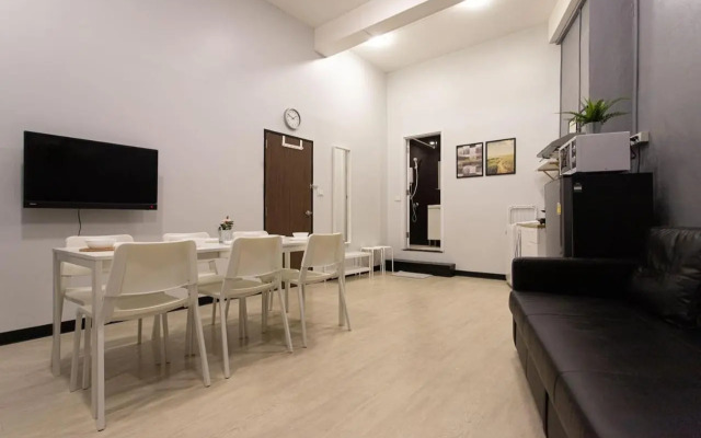 U1 Large 2 bed rooms BTS Udomsuk