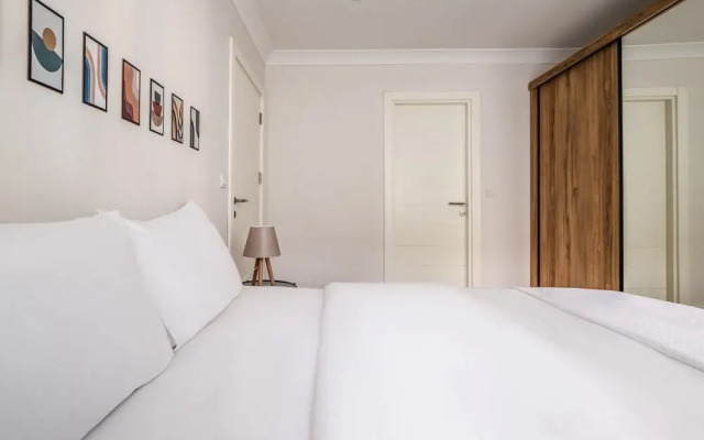 Flat With Backyard Near Idealtepe Marmaray Station