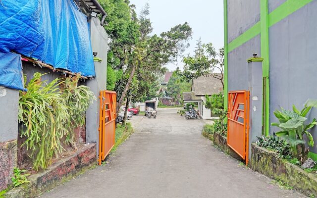 OYO 92324 Hotel Sinar Rejeki