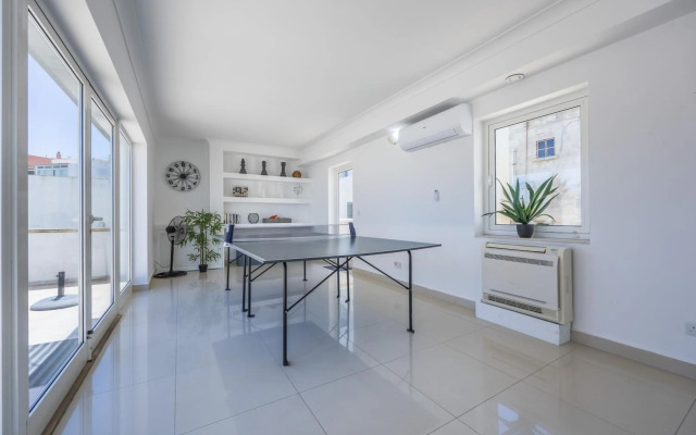 Hard to come by - modern & huge house in Sliema