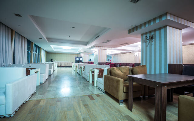 Premier Expo Hotel