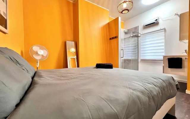 Beachfront & Sea View Sleeps 6