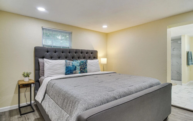 Tropical Tampa Home: Pets Welcome!