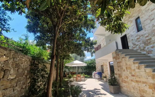 Xho's Forest Guest House