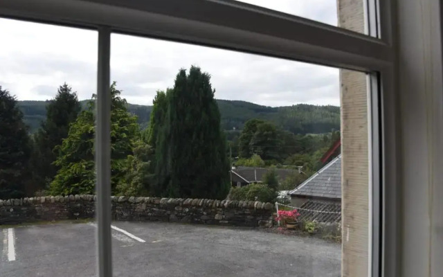 Tigh-na-Cloich Hotel