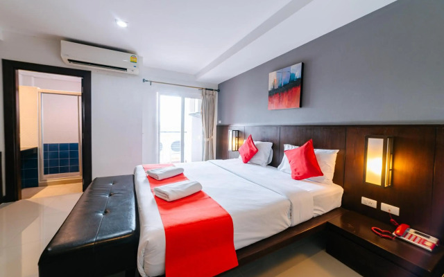 OYO 241 Ratana Hotel Sakdidet