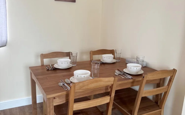 London Retreat With Great Location