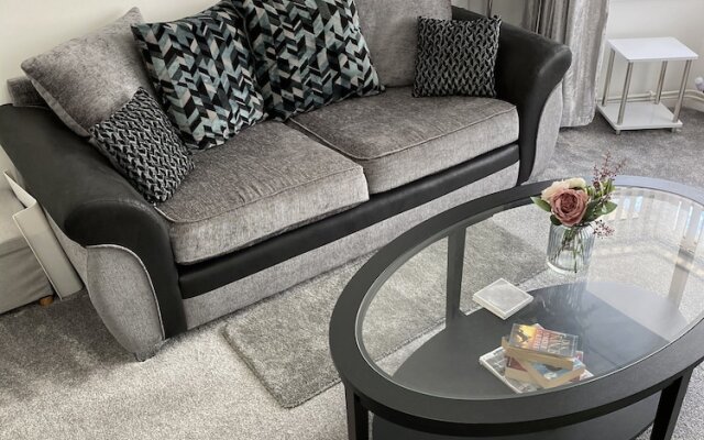 Inviting 2-Bed Bungalow