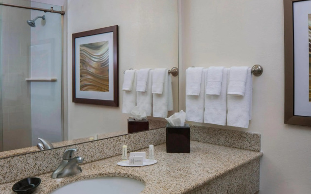 Courtyard by Marriott New Orleans Near the French Quarter