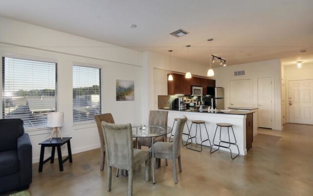 StayLo Luxury 2 Bedroom Apartment